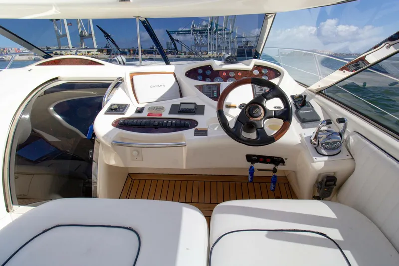 Slide: The Image of Sunseeker Predator 60 2001 - 4078733