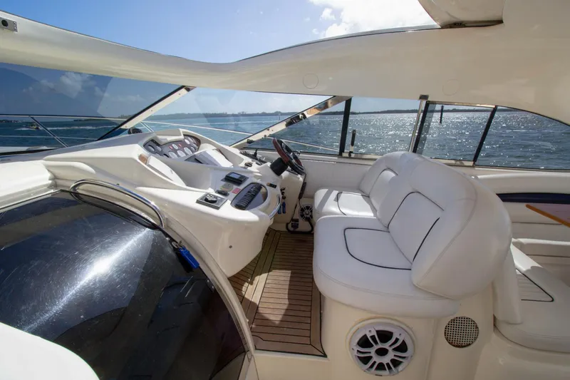 Slide: The Image of Sunseeker Predator 60 2001 - 4078737
