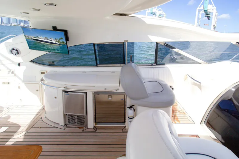 Slide: The Image of Sunseeker Predator 60 2001 - 4078739