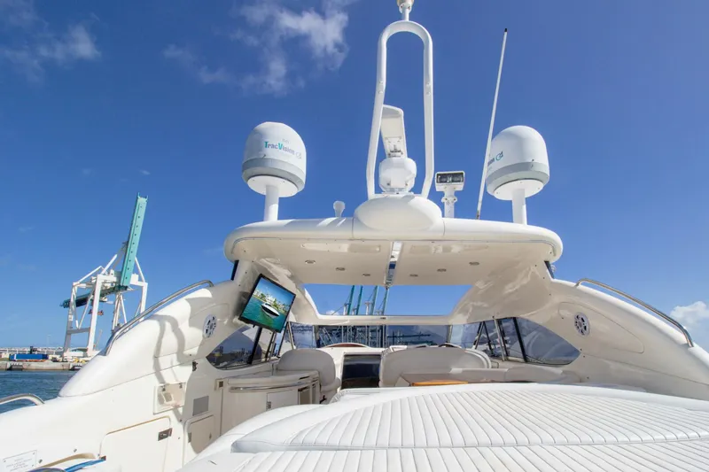 Slide: The Image of Sunseeker Predator 60 2001 - 4078743