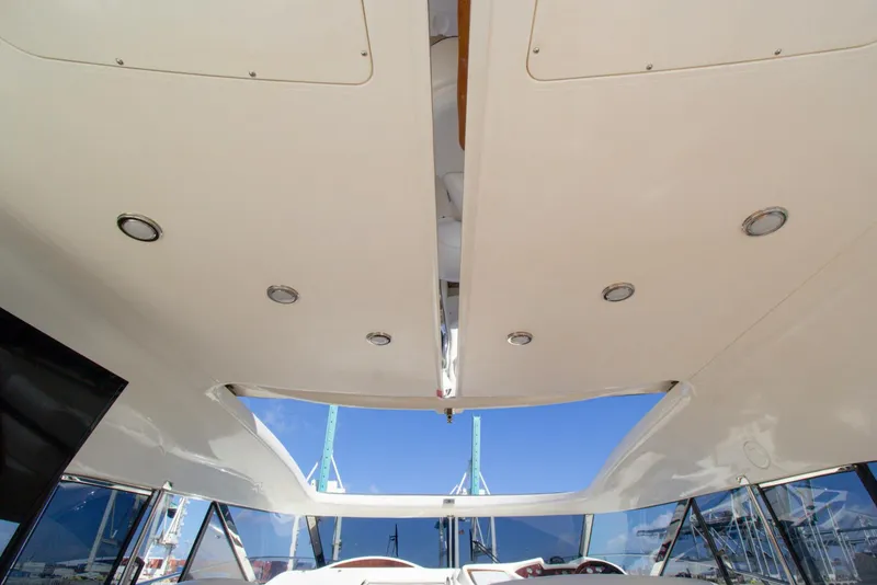 Slide: The Image of Sunseeker Predator 60 2001 - 4078745