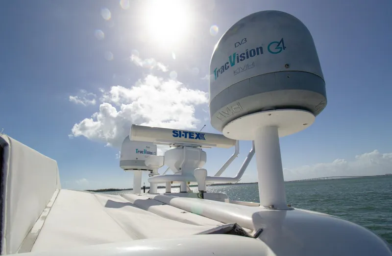 Slide: The Image of Sunseeker Predator 60 2001 - 4078747