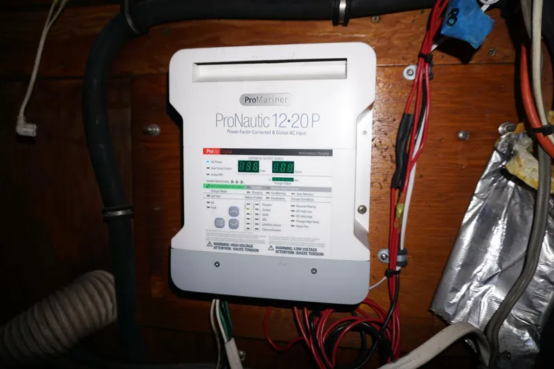 Slide: The Image of 1987 37 Bertram 37 Convertible RIDGEBACK Engine Room (1) - 4080400