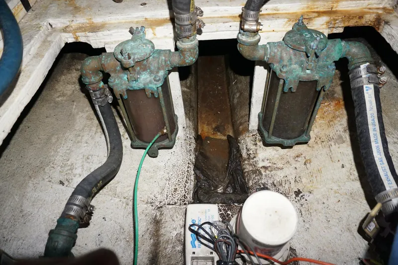 Slide: The Image of 1987 37 Bertram 37 Convertible RIDGEBACK Engine Room (12) - 4080428