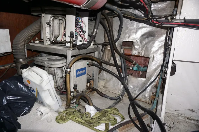 Slide: The Image of 1987 37 Bertram 37 Convertible RIDGEBACK Engine Room (19) - 4080442