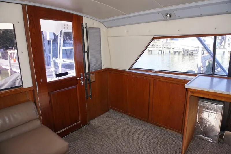 Slide: The Image of 1987 37 Bertram 37 Convertible RIDGEBACK Main Salon  (2) - 4080301