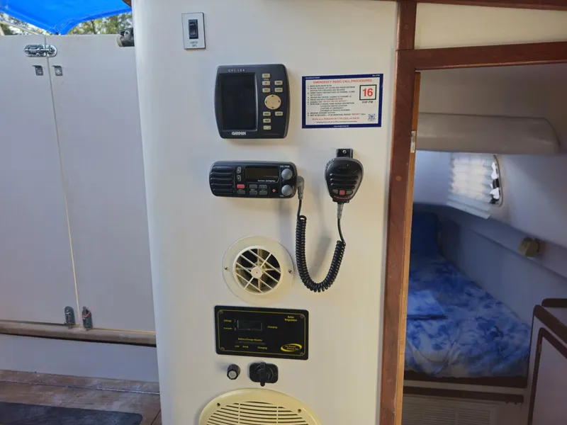 Slide: The Image of Endeavour Catamaran Corp 30 1992 - 4126525