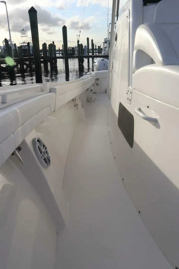 Slide: The Image of Regulator Marine 41 2021 - 4089464