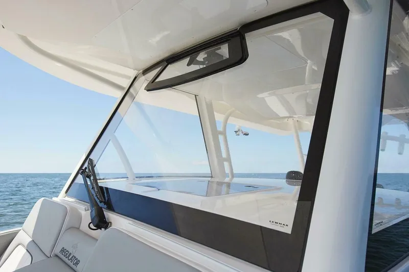 Slide: The Image of Regulator Marine 41 2021 - 4089465