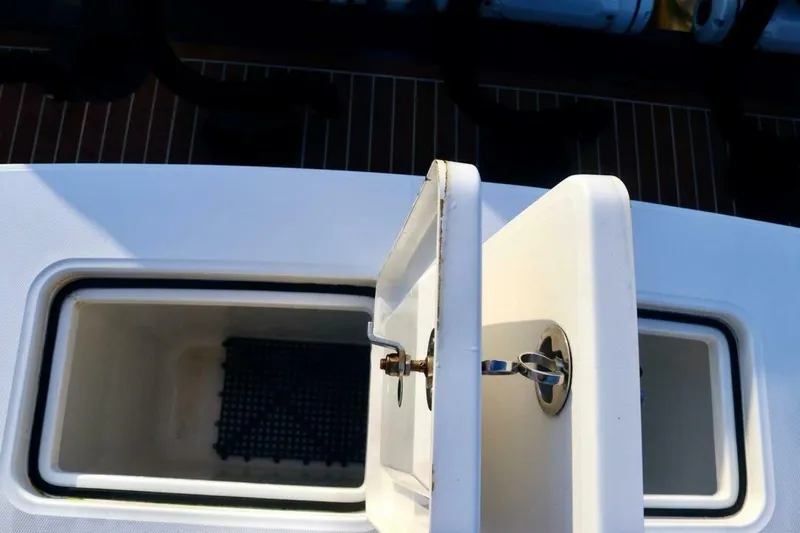 Slide: The Image of Regulator Marine 41 2021 - 4089482