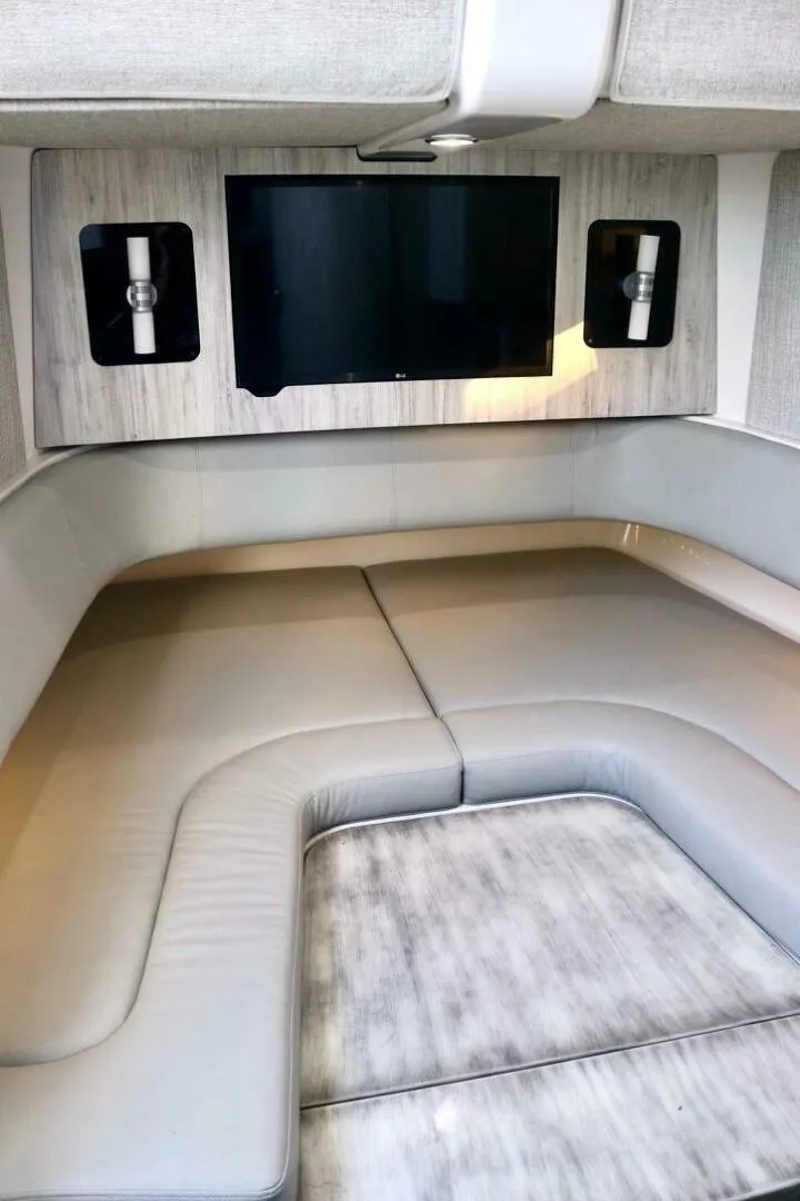 Slide: The Image of Regulator Marine 41 2021 - 4089488