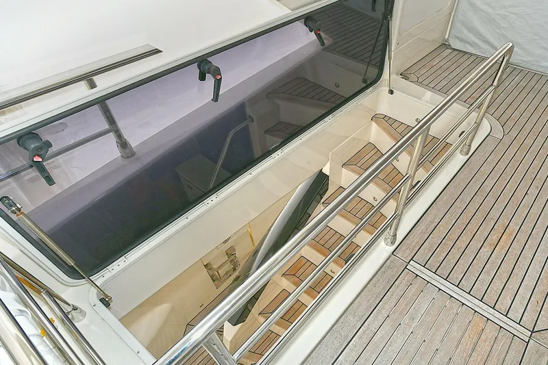 Slide: The Image of Absolute 62 Fly 2022 - 4090212