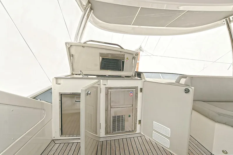 Slide: The Image of Absolute 62 Fly 2022 - 4090225