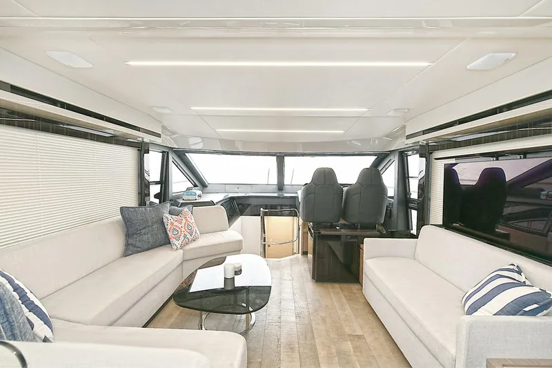 Slide: The Image of Absolute 62 Fly 2022 - 4125594