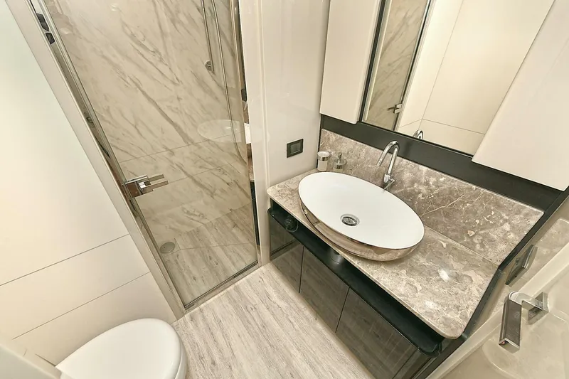 Slide: The Image of Absolute 62 Fly 2022 - 4090262