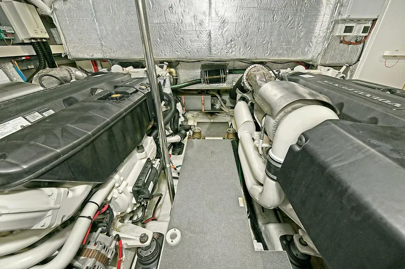 Slide: The Image of Absolute 62 Fly 2022 - 4090271