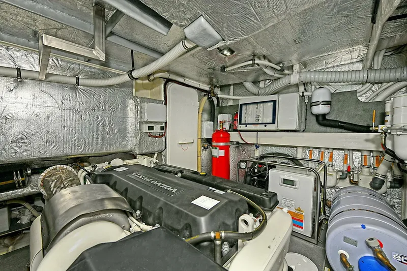 Slide: The Image of Absolute 62 Fly 2022 - 4090272