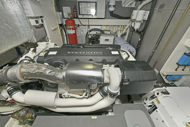 Slide: The Image of Absolute 62 Fly 2022 - 4090273