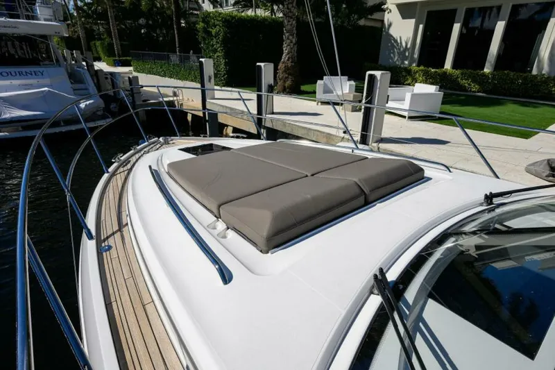 Slide: The Image of Bow 2022 Princess V50 Open TraSeas - 4089920