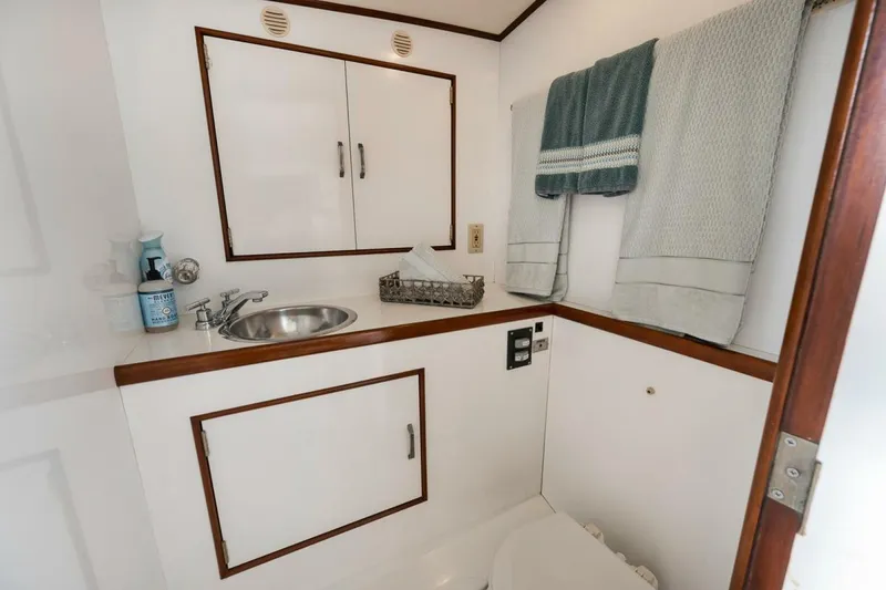 Slide: The Image of Knowles Express Big Mama - Head 1986 Knowles Express Big Mama - 4095445