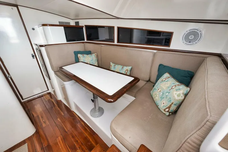 Slide: The Image of Knowles Express Big Mama - Dinette 1986 Knowles Express Big Mama - 4095448