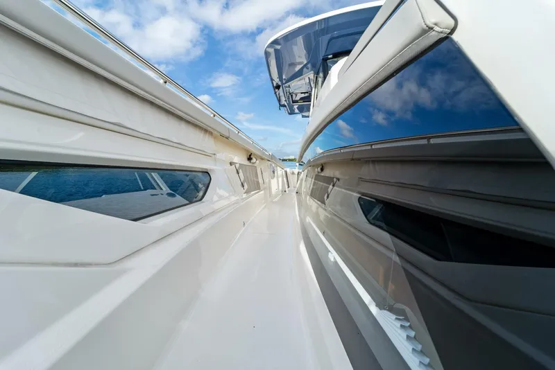 Slide: The Image of Pursuit 42 2021 - 4096783