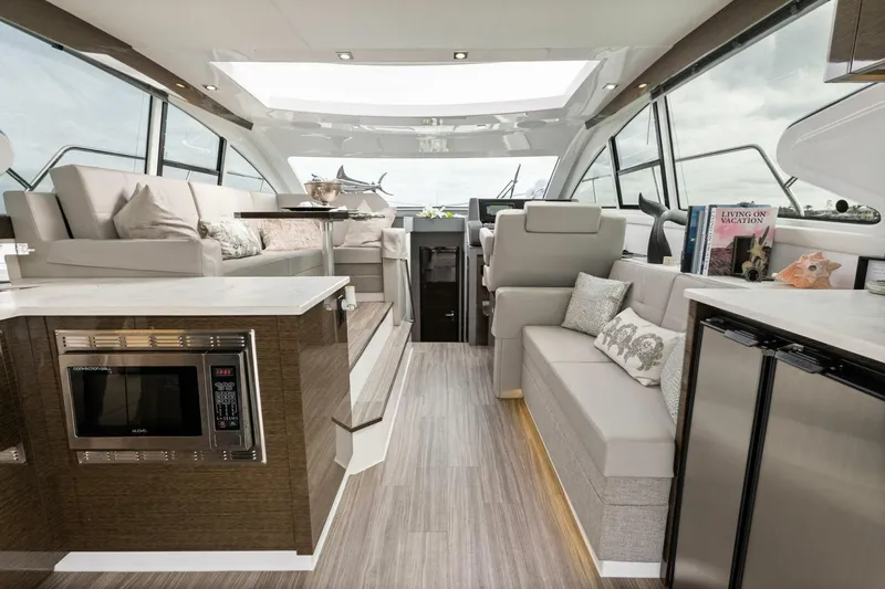 Slide: The Image of 2020 46 Cruisers Cantius - Sweet Caroline - Salon Overview - 4114381