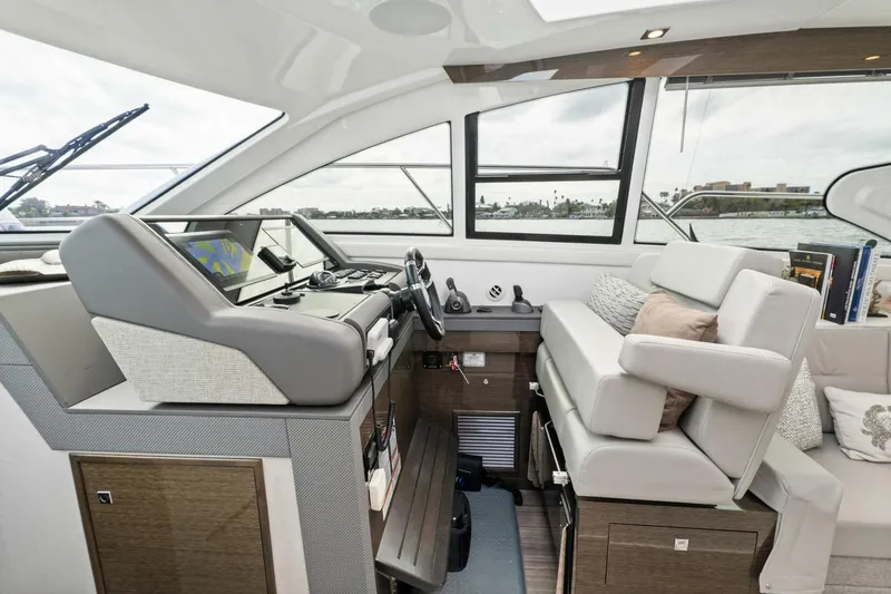 Slide: The Image of 2020 46 Cruisers Cantius - Sweet Caroline - Helm Seating - 4114384