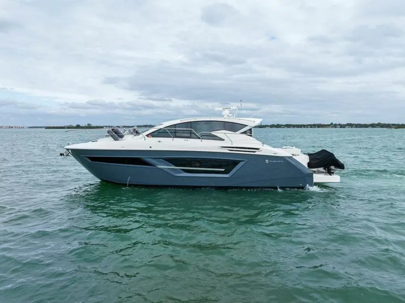 Slide: The Image of 2020 46 Cruisers Cantius - Sweet Caroline - Profile - 4114514