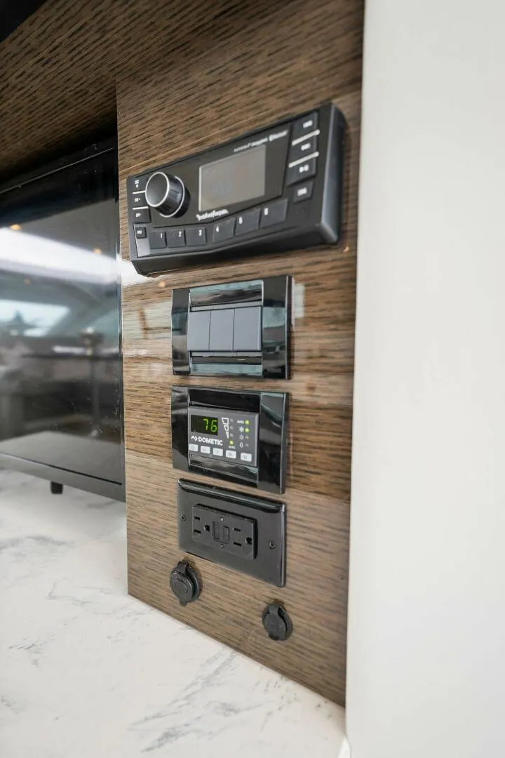 Slide: The Image of 2020 46 Cruisers Cantius - Sweet Caroline - Cockpit Stereo - 4114362