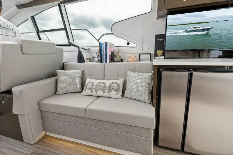 Slide: The Image of 2020 46 Cruisers Cantius - Sweet Caroline - Aft Seating - 4114378