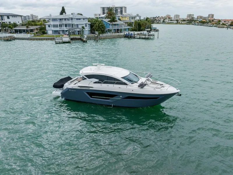 Slide: The Image of 2020 46 Cruisers Cantius - Sweet Caroline - Profile - 4114498