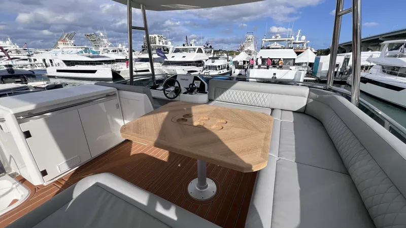 Slide: The Image of Greenline 48 Fly Hybrid 2024 - 4166064