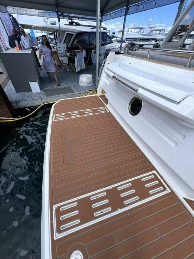 Slide: The Image of Greenline 48 Fly Hybrid 2024 - 4166019