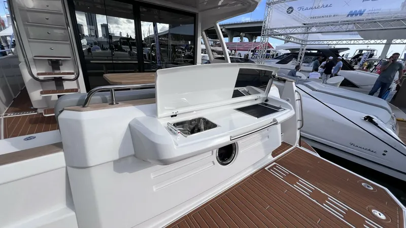 Slide: The Image of Greenline 48 Fly Hybrid 2024 - 4166023