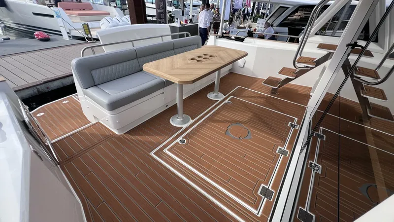 Slide: The Image of Greenline 48 Fly Hybrid 2024 - 4166025