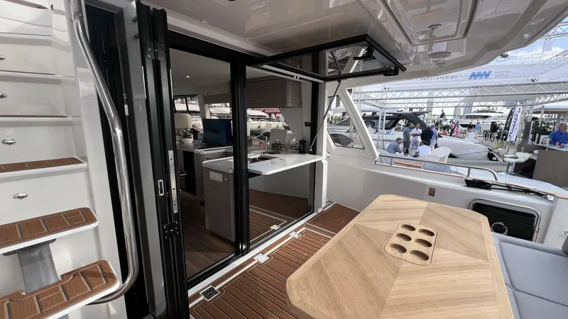 Slide: The Image of Greenline 48 Fly Hybrid 2024 - 4166027