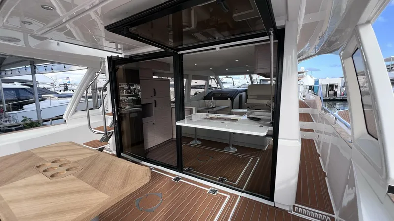 Slide: The Image of Greenline 48 Fly Hybrid 2024 - 4166028