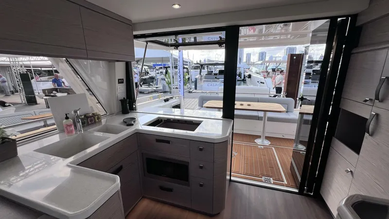 Slide: The Image of Greenline 48 Fly Hybrid 2024 - 4166030