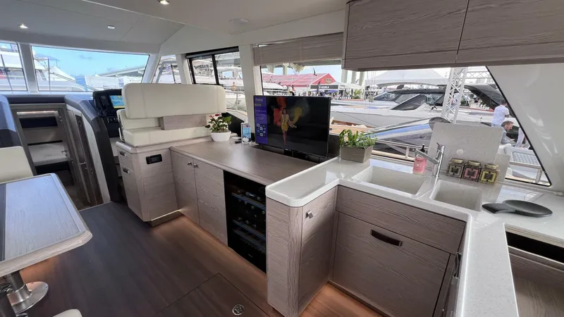 Slide: The Image of Greenline 48 Fly Hybrid 2024 - 4166031