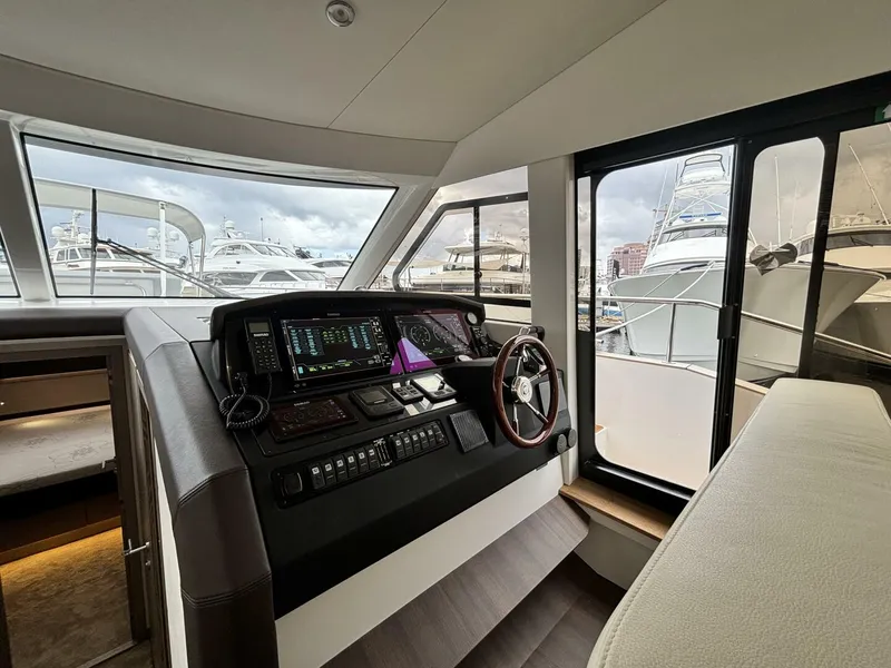 Slide: The Image of Greenline 48 Fly Hybrid 2024 - 4282434