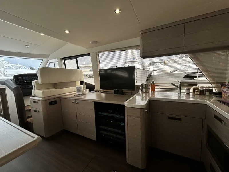 Slide: The Image of Greenline 48 Fly Hybrid 2024 - 4282458