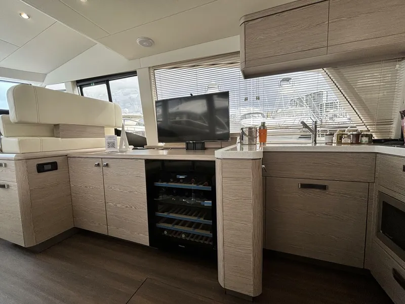 Slide: The Image of Greenline 48 Fly Hybrid 2024 - 4282459