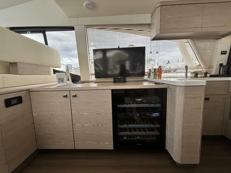 Slide: The Image of Greenline 48 Fly Hybrid 2024 - 4282461