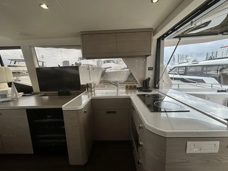 Slide: The Image of Greenline 48 Fly Hybrid 2024 - 4282466