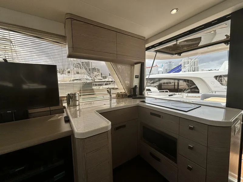 Slide: The Image of Greenline 48 Fly Hybrid 2024 - 4282470