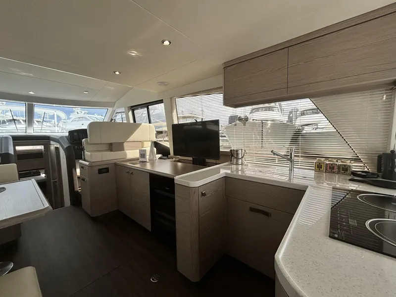 Slide: The Image of Greenline 48 Fly Hybrid 2024 - 4282472