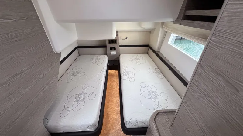 Slide: The Image of Greenline 48 Fly Hybrid 2024 - 4166045