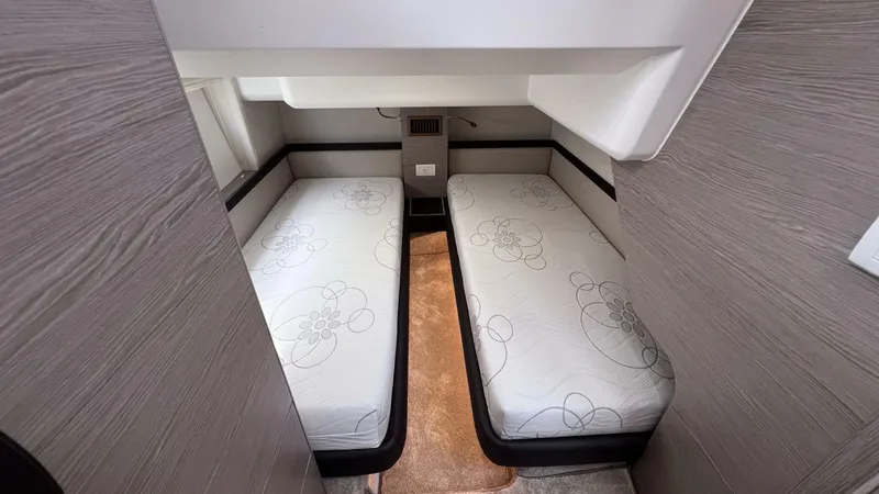 Slide: The Image of Greenline 48 Fly Hybrid 2024 - 4166049