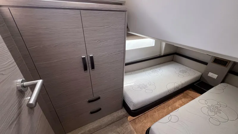 Slide: The Image of Greenline 48 Fly Hybrid 2024 - 4166051